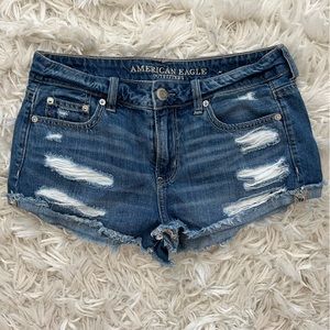 American eagle perfect condition Tom girl shortie size 4